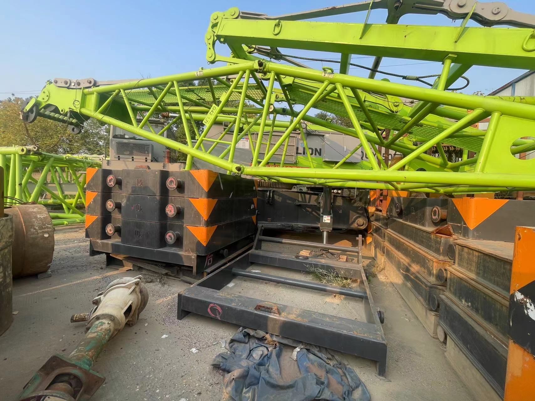 ZOOMLION ZCC5000 Crawler Lifting Crane